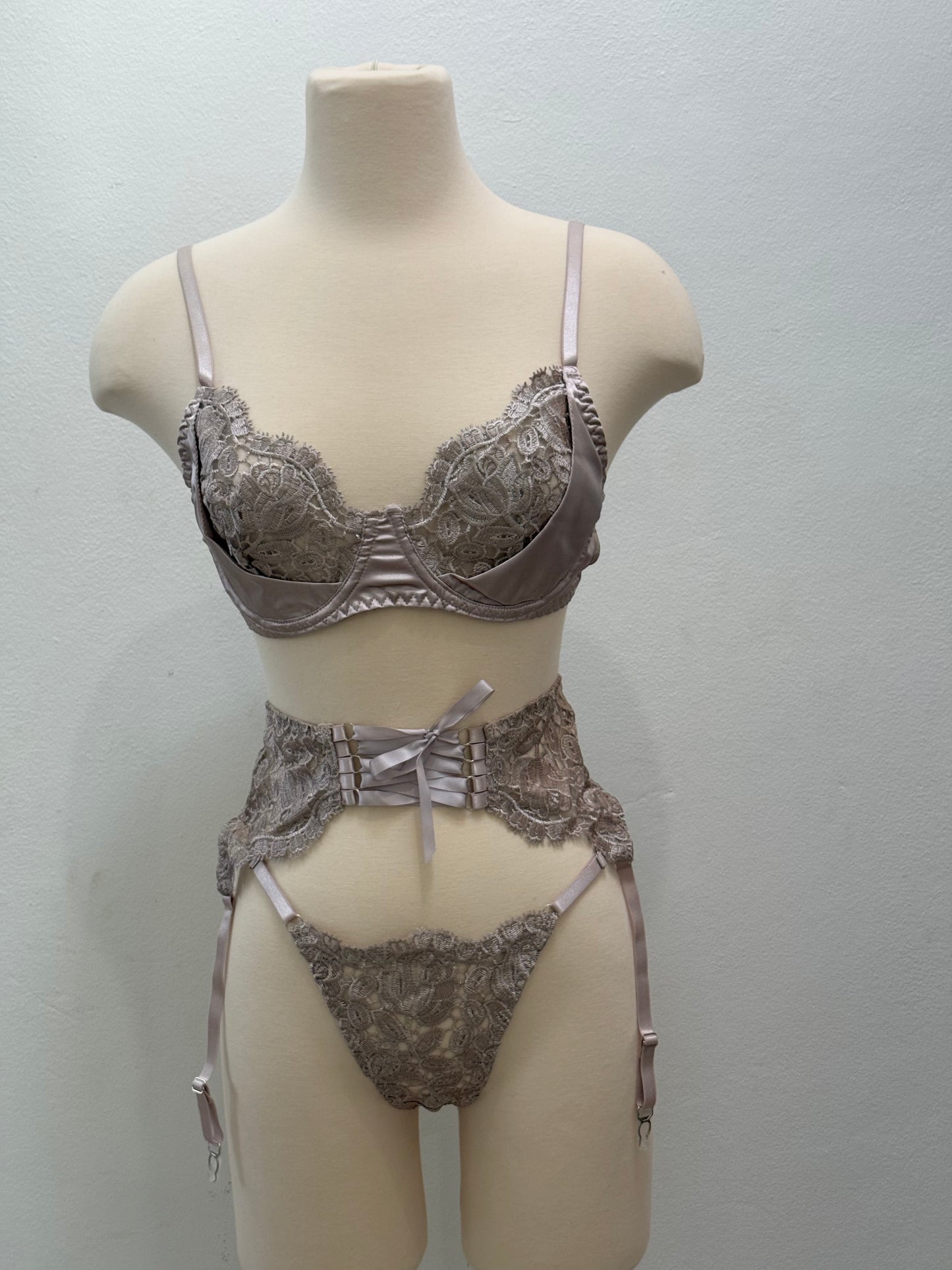 Golden Lace Lingerie Set