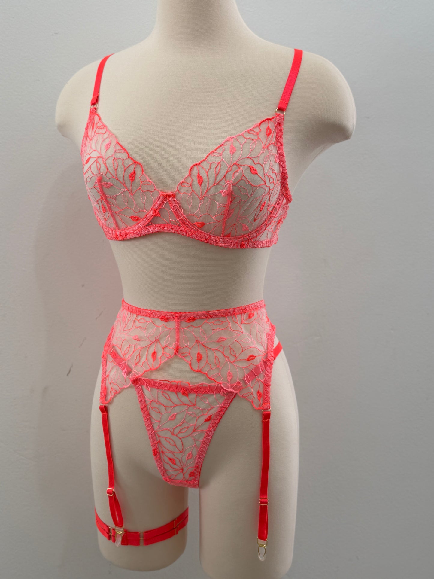 Flamingo Desire Lingerie Set